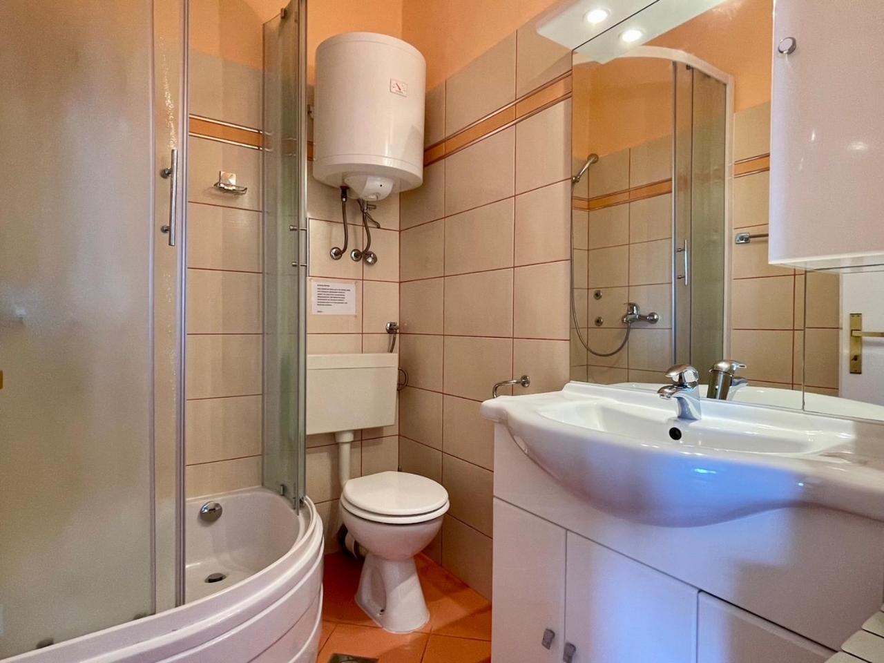 Apartments Bosiljka Rab Town Luaran gambar